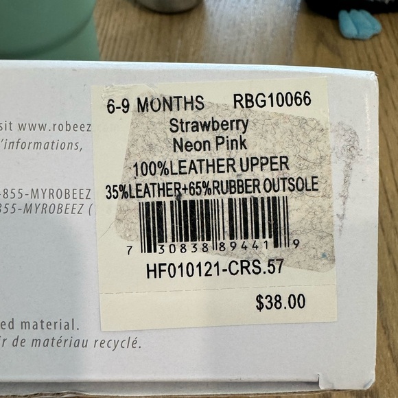 Robeez first kicks strawberry sandals - Picture 4 of 4